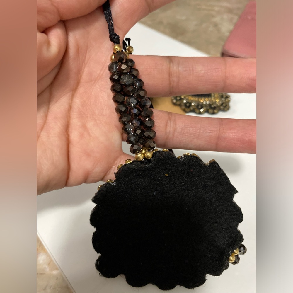 Matching handmade beaded heart earring and bracelet set. - Picture 4 of 4